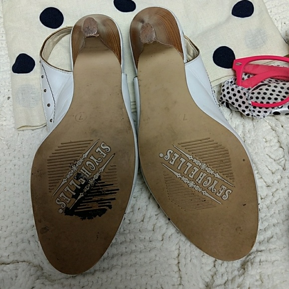 Shoes - Picture 6 of 8